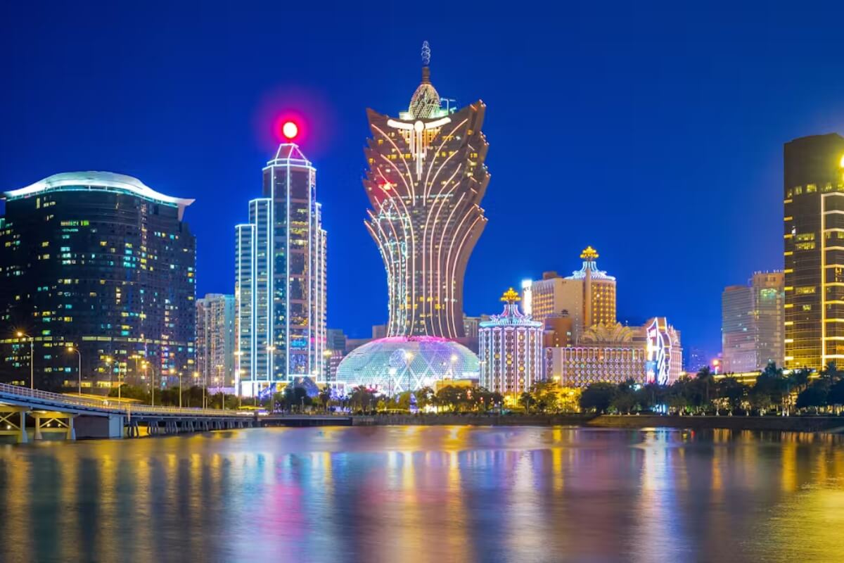 4D3N PLAYFUL HONGKONG MACAU